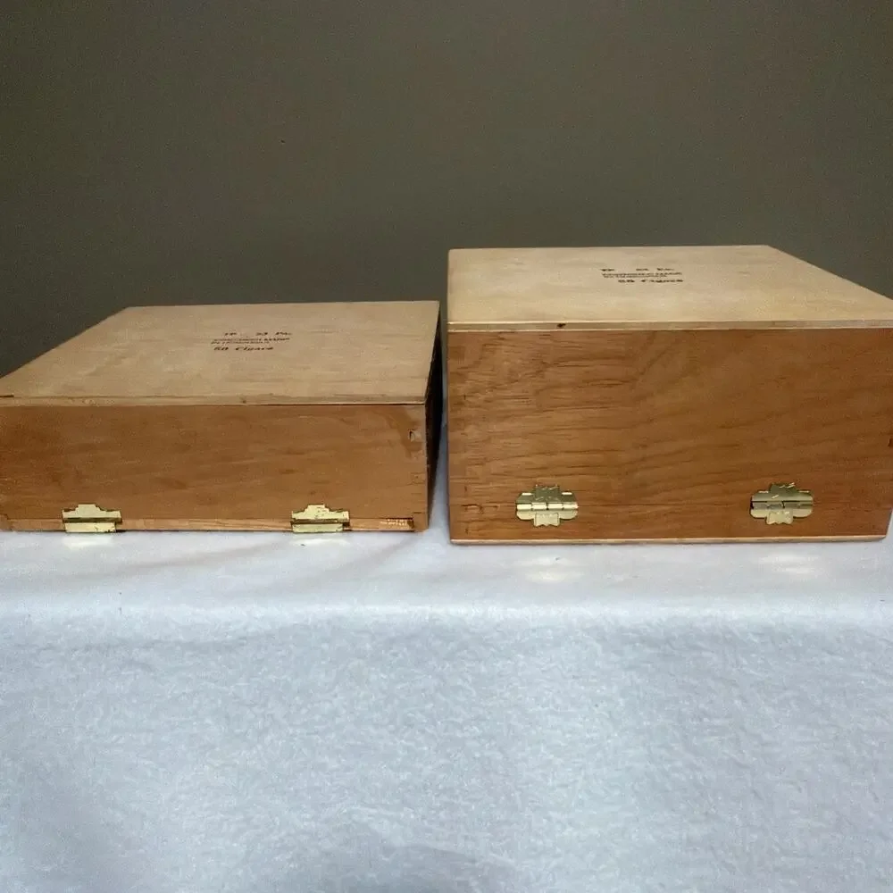 VINTAGE CARIBBEAN CASINOS & Royals WOOD EMPTY CIGAR BOXES